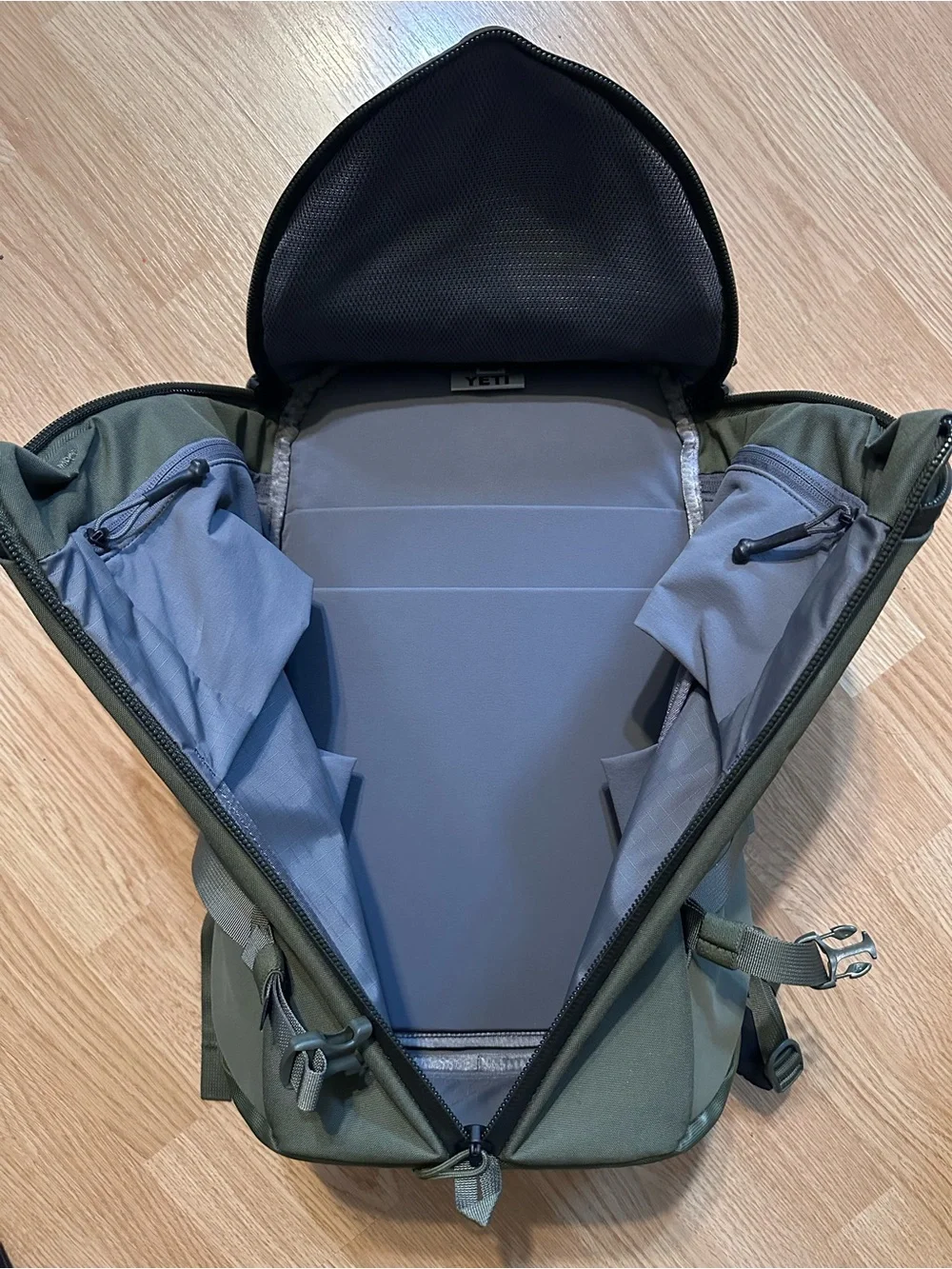 YETI RANCHERO 22L EVERYDAY CARRY BACKPACK – Olive Green